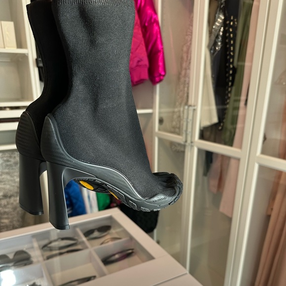 NEW LIMITED EDITION Balenciaga x Vibram Heeled Toe Shoes Extra RARE - Picture 10 of 13